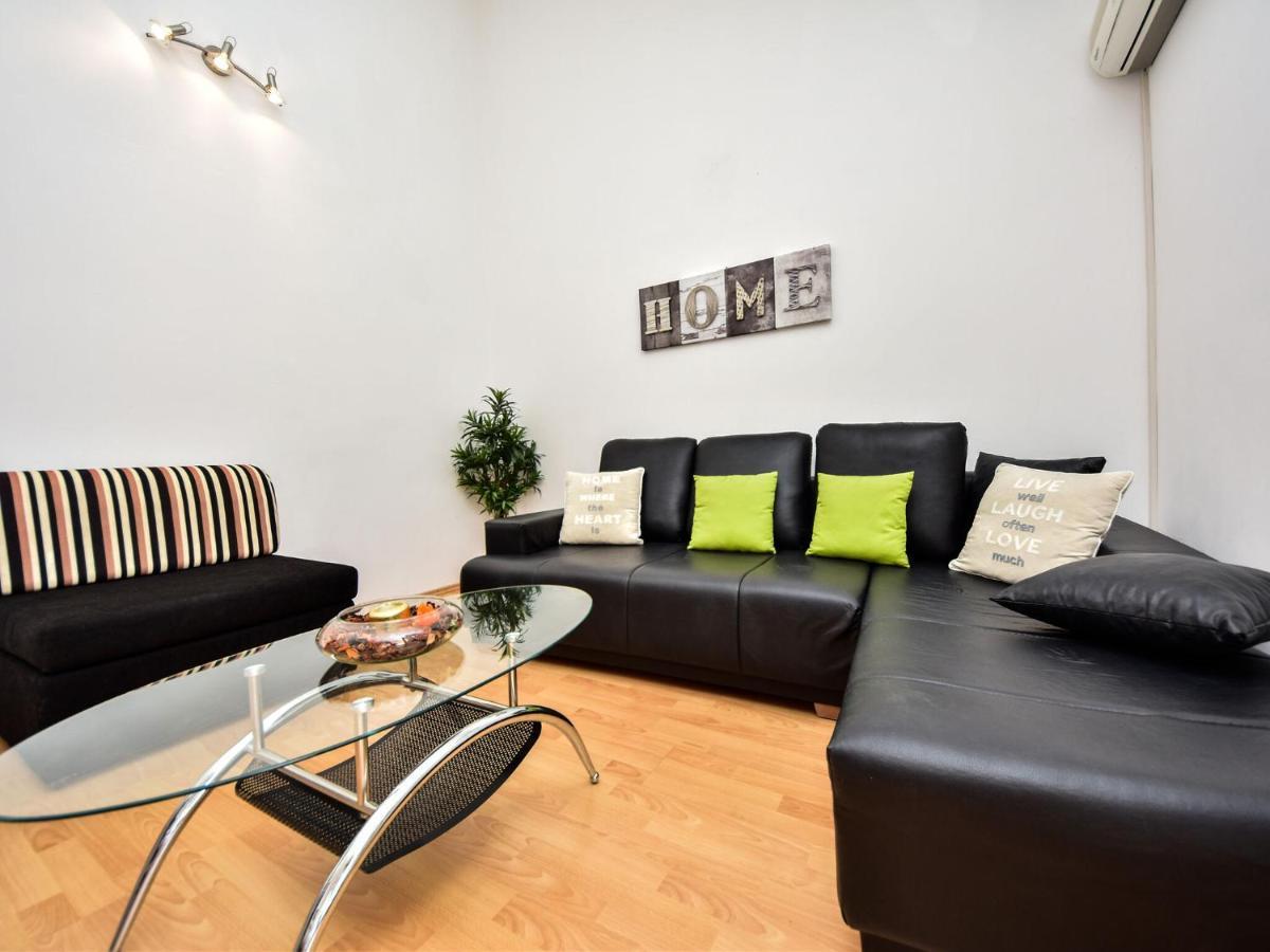Cozy Holiday Home In Krusevo With Garden Εξωτερικό φωτογραφία