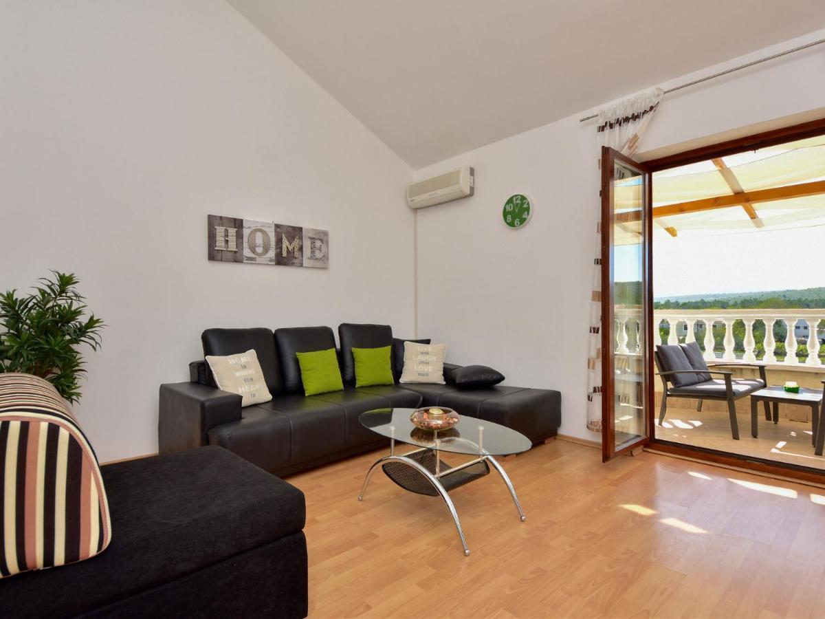 Cozy Holiday Home In Krusevo With Garden Εξωτερικό φωτογραφία