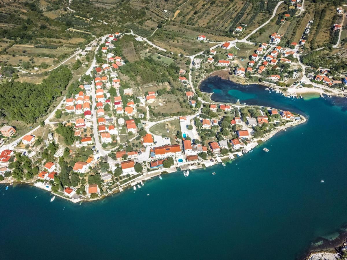 Cozy Holiday Home In Krusevo With Garden Εξωτερικό φωτογραφία